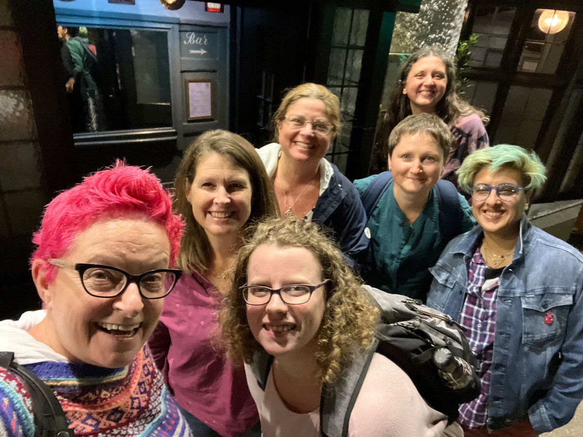 Great to spend time yesterday evening with the TechUpWomen team from @durham_uni  & to hear about their great work empowering women in tech. see techup.ac.uk/techup-women/. Thanks to Helen King @PrincipalStAns for hosting. Obviously there is a selfie - taken by @Dr_Black