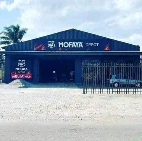 Man’s NOT Barry Roux tweet media