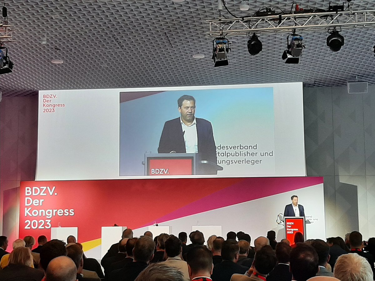 BDZV (@bdzvpresse) on Twitter photo Keynote <a href="/larsklingbeil/">Lars Klingbeil 🇪🇺</a>, Bundesvorsitzender <a href="/spdde/">SPD Parteivorstand 🇪🇺</a>: Wir müssen gemeinsam dafür kämpfen, dass der Wert von gutem Journalismus wieder mehr geschätzt wird. Die großen Plattformen finanziell + politisch in die Pflicht nehmen, wenn wir Desinformation wirklich bekämpfen möchten #bdzv23 Keynote <a href="/larsklingbeil/">Lars Klingbeil 🇪🇺</a>, Bundesvorsitzender <a href="/spdde/">SPD Parteivorstand 🇪🇺</a>: Wir müssen gemeinsam dafür kämpfen, dass der Wert von gutem Journalismus wieder mehr geschätzt wird. Die großen Plattformen finanziell + politisch in die Pflicht nehmen, wenn wir Desinformation wirklich bekämpfen möchten #bdzv23