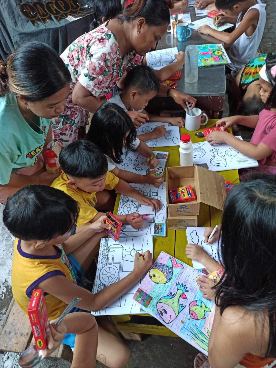 KilosBayanihan's tweet photo. Week 70 Malabon…🥳 
#kilosbayanihan #kb #kbphilippines 
#malabon #manila #philippines 
#weekendoutreach #educationalprogram https://t.co/n7beGNgamR