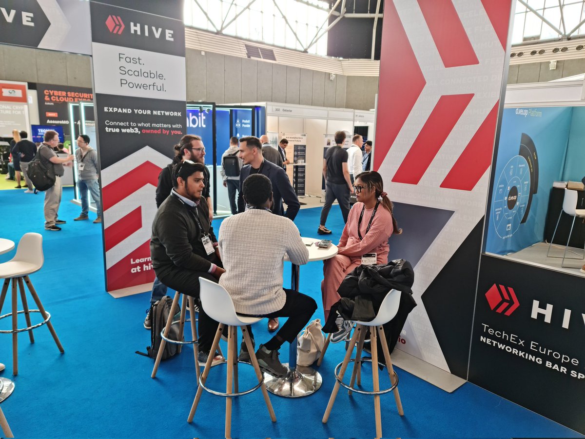 Hello #Hive ❤️

Chilling in the #Hivebar at @Blockchain_Expo, waiting for the show to start 🤩 @mc_sammuel is ready and we are all here to support him 🥰

#Getonhive #BLOCKCHAIN #web3 #hivetrending