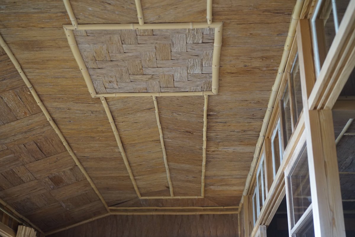 Architecture_52's tweet image. 日光中禅寺湖にある旧イタリア大使館別荘/アントニン・レーモンド　に行ってきた。

外装や内装に日光杉の皮を用いた市松模様がとても面白い‼︎ 竹を半分に割ったもので抑えて貼り付けていた。中禅寺湖に面して建っており、広縁から見える景色は絶景だった。

まさに古き良き建築だ。