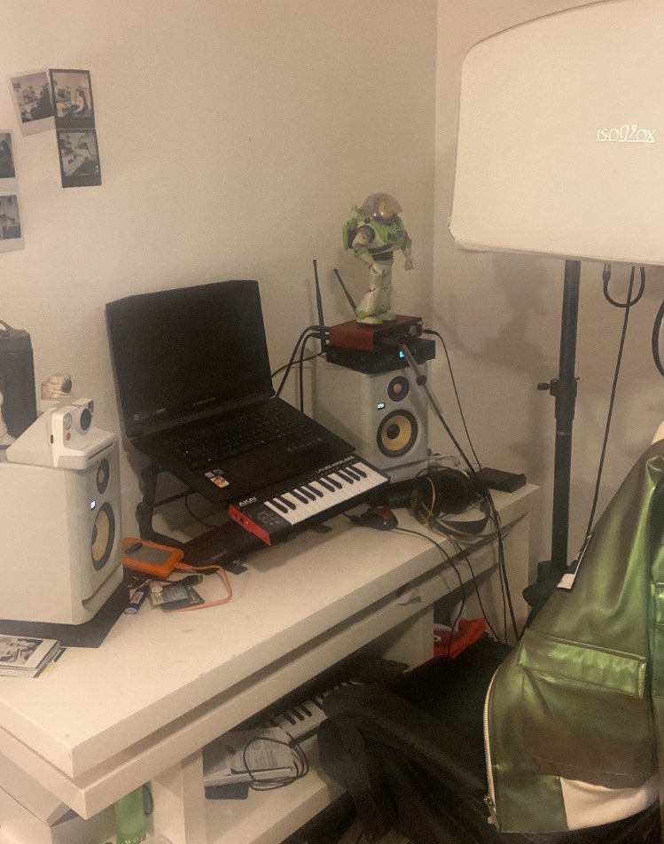 furlaxofficiel's tweet photo. J’ai fais NEBULA / AD ASTRA / CANOPUS / ODYSSEE / KAIROS ici. On fait de l’or avec les moyens du bord. Imaginez juste quand y’aura plus de moyens la miff https://t.co/GRzRrDdcfn