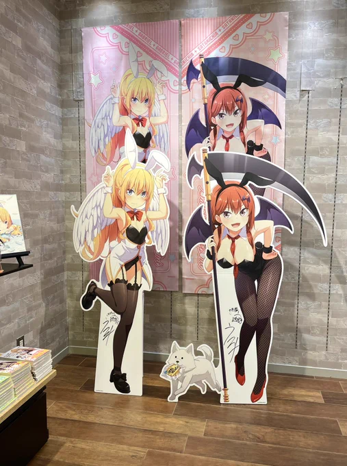 ガヴリールドロップアウト連載10周年記念ポップアップストアに行ってきました。うかみ先生描き下ろしイラストによるグッズが並んでます! 場所は渋谷駅前のMAGNET by SHIBUYA109 の5階。10月9日まで!(グッズは時後通販もあるようです。)