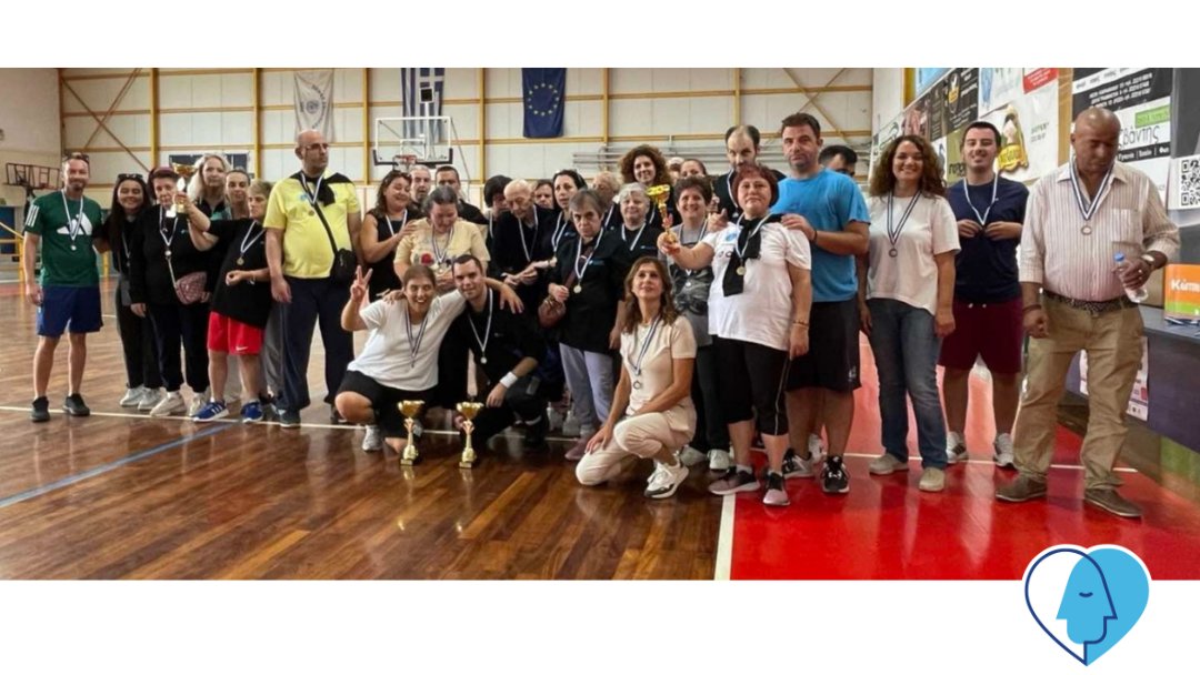 EPAPSY's tweet photo. Οι Μονάδες Ψυχοκοινωνικής Αποκατάστασης Χαλκίδας διοργάνωσαν αθλητική εκδήλωση τριών αθλημάτων στο Κλειστό Χαλκιά-Αναστασιάδη. Λήπτες υπηρεσιών, ειδικά σχολεία και προσωπικό από το Κέντρο Ψυχικής  Υγείας, όλοι μαζί μια παρέα, διασκεδάσαμε παίζοντας μπάσκετ, boccia και μπόουλινγκ! https://t.co/4NL0Fi3AVf