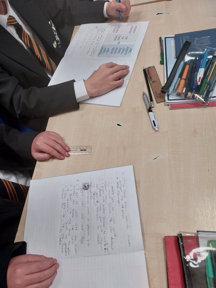 SACA_MFL's tweet photo. Fun with 'one pen, one dice' translating sentences. https://t.co/uyZggt0mr8