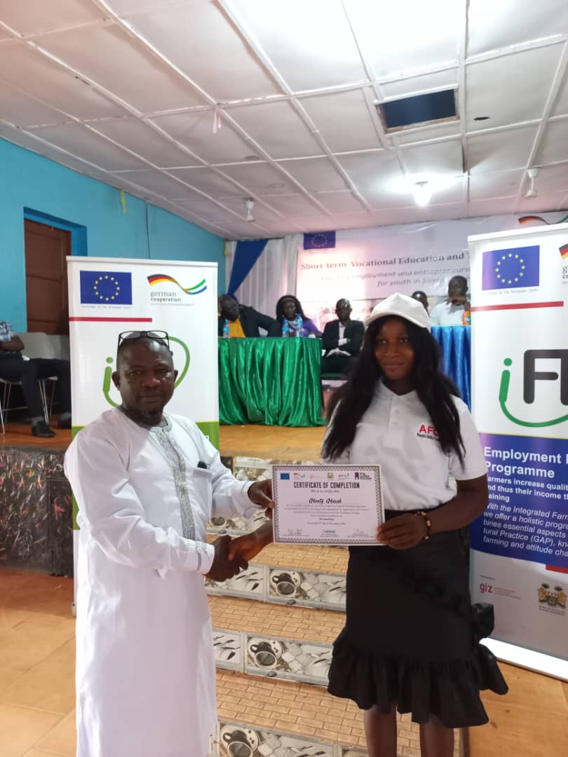 EPP4_SL's tweet photo. 🌟🎉 Exciting news from Kabala! Today, we celebrated the certification ceremony for 311 hardworking beneficiaries who completed a rapid 4-week skills training program in Dress Making, Solar Catering, Solar PV, and Hand Welding. 🎓🔧💃 https://t.co/QwOWEOCZVy