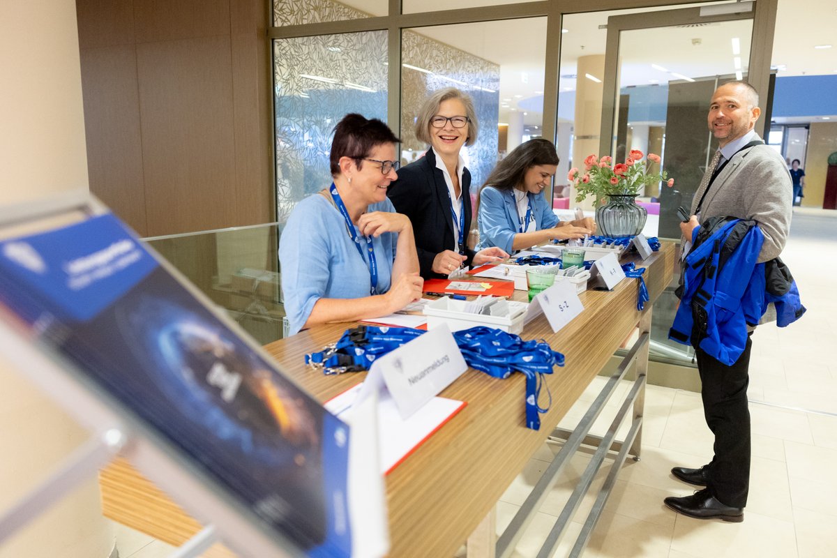 🔹 CIS Compliance Summit 2023 in Bildern 🔹 
Die Bildergalerie zum Event ist online - einfach auf der Event-Seite nach unten scrollen und den Tag Revue passieren lassen.

Hier ein kleiner Einblick zu den Highlights des Tages: cis-cert.com/events/cis-com…