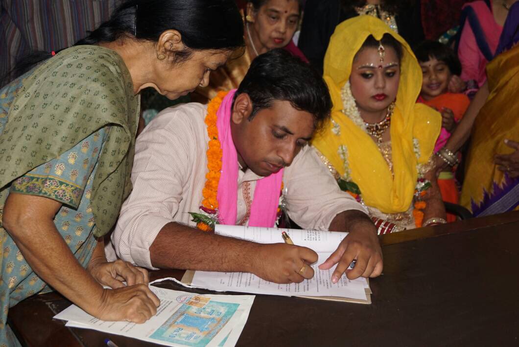 SigmaSixQV's tweet photo. @narendramodi, @myogiadityanath, do we not support a system where we can cross region, caste and language barriers?

Two States? Every other #Dayalbagh #marriage has couples speaking different native languages. Prefer Court #Marriages. https://t.co/pgXrPebkq7