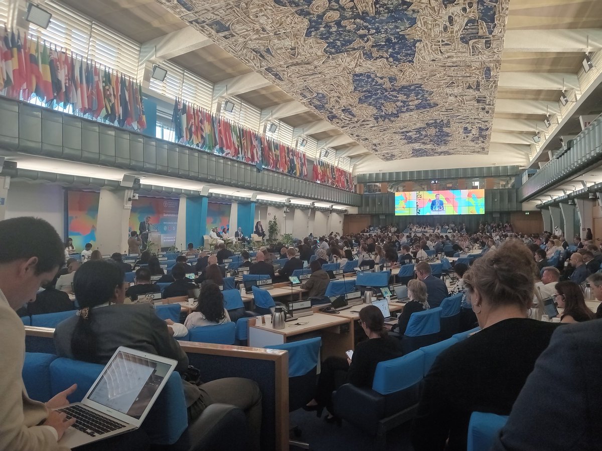 jdkaroa's tweet image. Participado del Global Youth Dialogue on Sustainable Livestock Transformation, escuchando al maestro @GHGGuru sobre el reporte de Metano de la FAO y co-creando soluciones con colegas del sector. Gracias @ILCLatinAmerica @World_FoodForum #SustainableLivestock