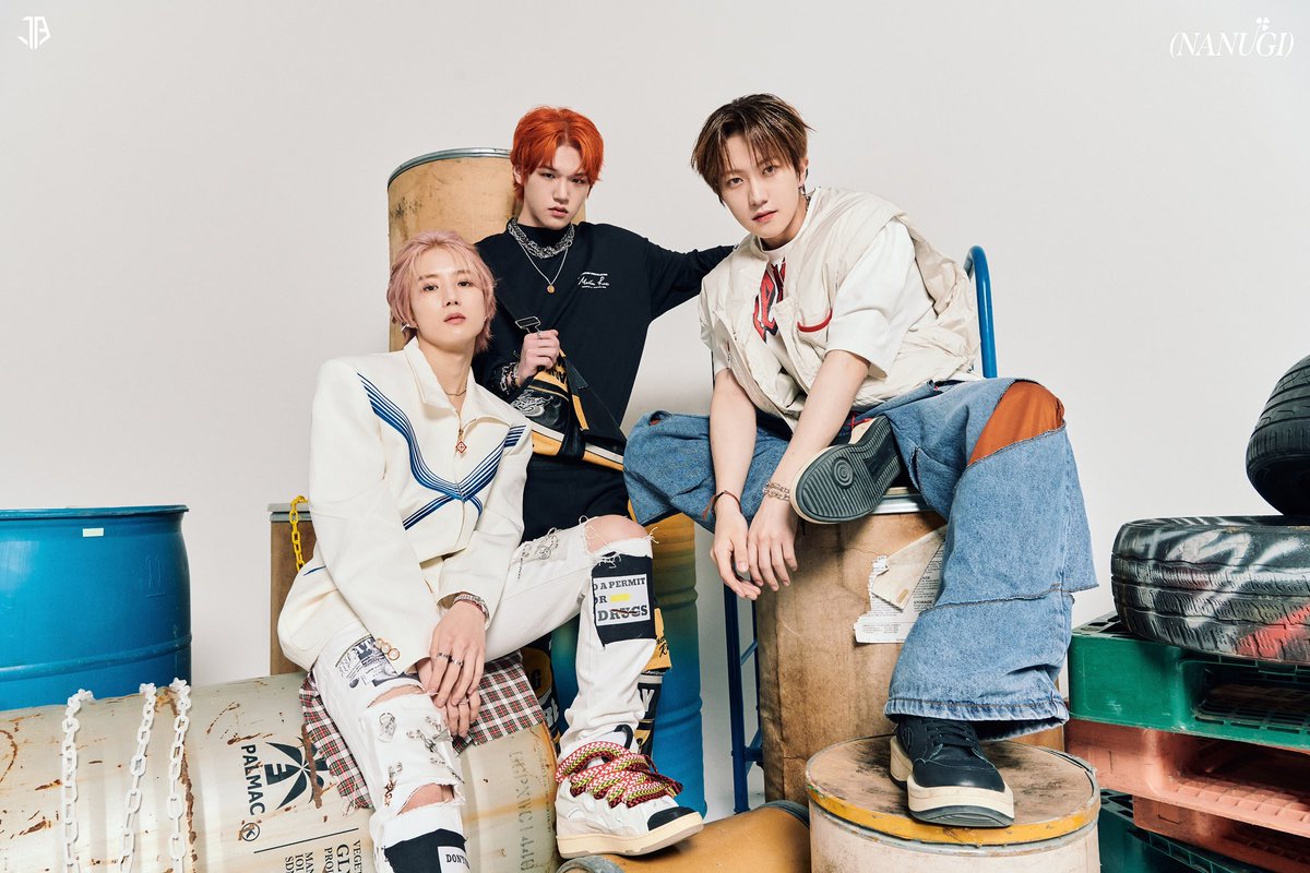 JUST B 4th MINI ALBUM ÷ (NANUGI)
OFFICIAL PHOTO #2

#JUSTB #저스트비
#NANUGI #나누기 #2023_10_09_6pm