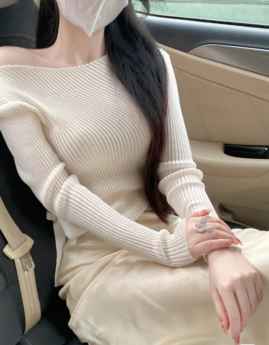 matthewanders21's tweet image. Life will bring you pain all by itself。 Your responsibility is to create joy。