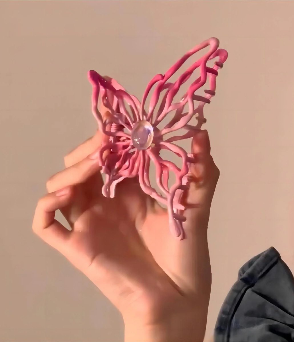 pink butterfly hair clip 💖