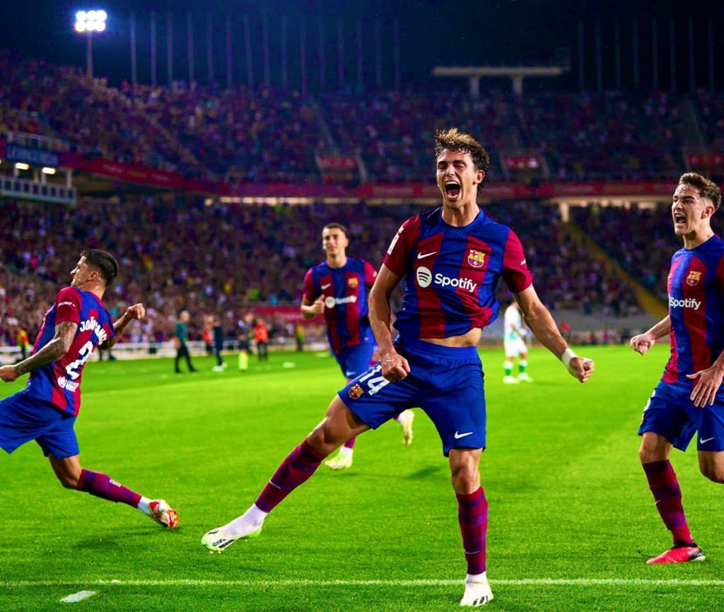 theberneese's tweet photo. BREAKING: Barcelona plays football today!!! https://t.co/GmiDYWNELP