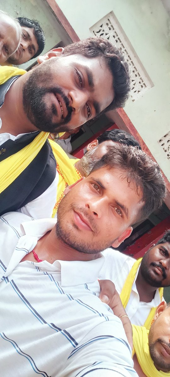 babu_ayush80436's tweet photo. #BEDWantOrdinancePRT
#BedWantPRT
#WeNeedOrdinanceForBED
#BEDProtestForPRT
#बीएड_मांगे_अध्यादेश @Pathaksatyam22 @bcsmup @BEdEktaManch आज मैं 26 सितंबर आज अपने ग्राम पंचायत में बीएड की बात रखी और ये बोले है की हम विधान सभा में बात उठाएंगे @arvindrajbhar07 @oprajbhar https://t.co/pF8FRnBcnk