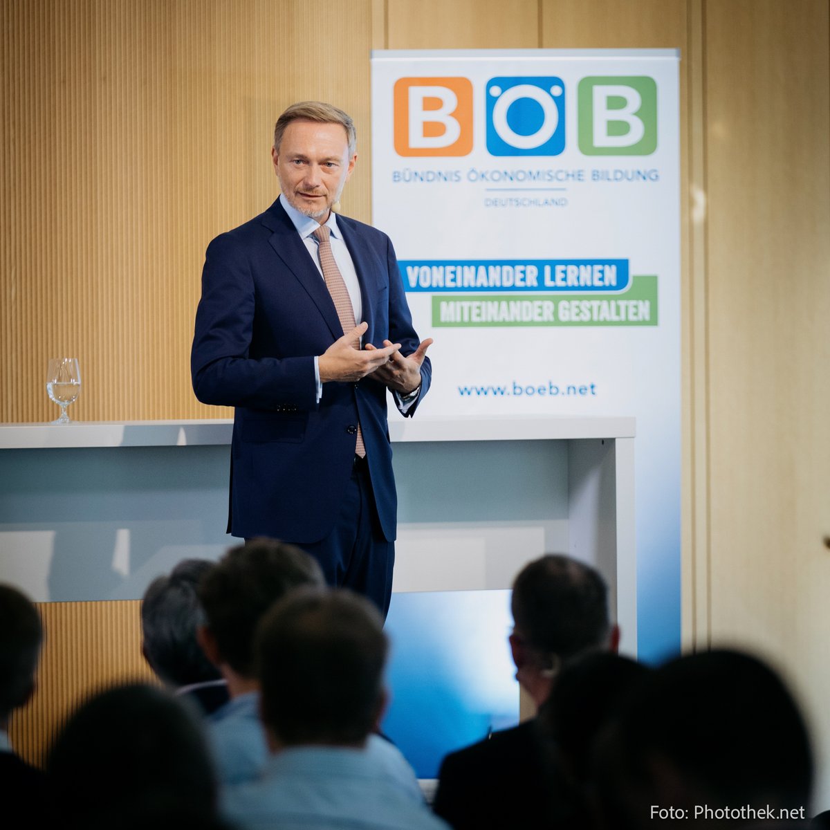 Finanzielle Bildung ist es keine Aufgabe, die sich nur an junge Menschen richtet, sondern in jeder Lebenslage Sinn macht. Dass wir über ökonomische und finanzielle Bildung intensiver sprechen, ist ein wirklicher gesellschaftlicher Fortschritt in unserem Land. TL #BÖBKONGRESS2023
