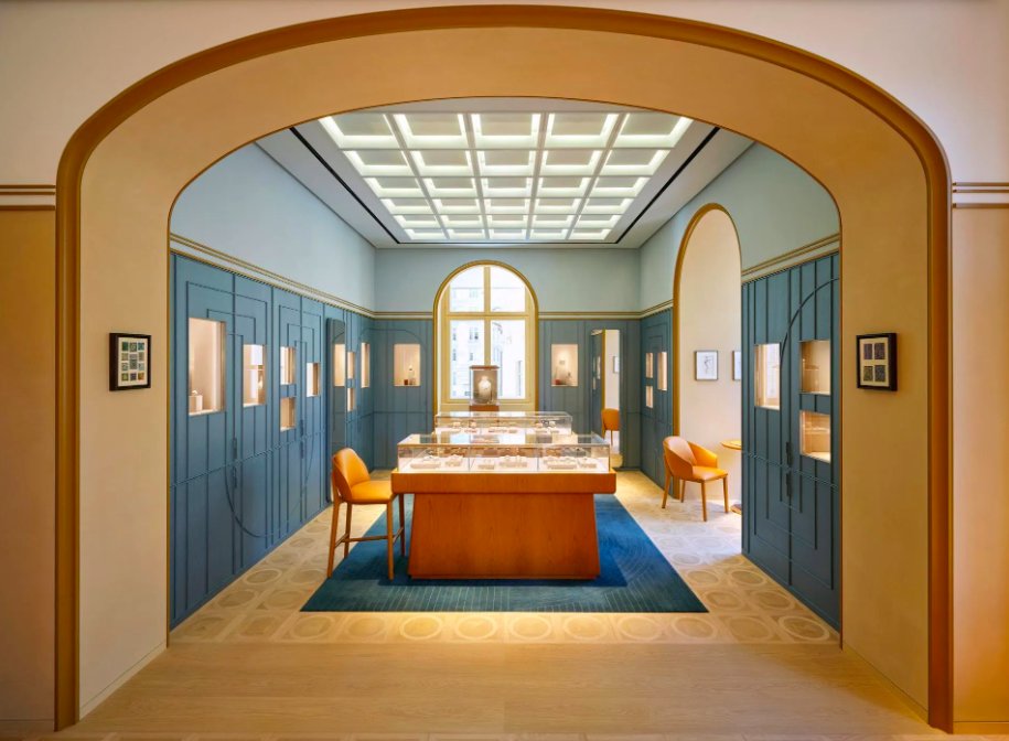 cppluxury's tweet photo. Hermès opens renovated and enlarged store in Vienna, Austria

https://t.co/l6Tgj8tfCG 

#Hermes #Vienna #Wien #Graben #newopenining #renovation #luxury #luxuryfashion #fashion #Luxurybags #luxuryaccessories #luxuryretail #RDAI @Hermes_Paris https://t.co/cQqe8y2fa6