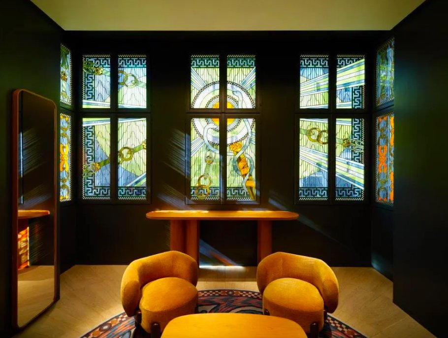 cppluxury's tweet photo. Hermès opens renovated and enlarged store in Vienna, Austria

https://t.co/l6Tgj8tfCG 

#Hermes #Vienna #Wien #Graben #newopenining #renovation #luxury #luxuryfashion #fashion #Luxurybags #luxuryaccessories #luxuryretail #RDAI @Hermes_Paris https://t.co/cQqe8y2fa6