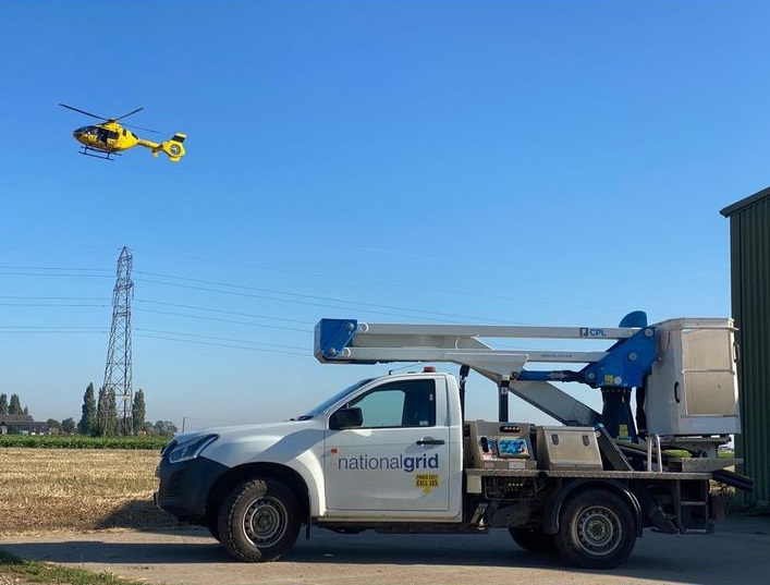 gridcustomersuk's tweet photo. π Today our helicopters are carrying out routine network patrols in #Coventry #Warwickshire #Cardiff #Worcester and #Chesterfield to help us keep the power flowing.
This picture was taken by linesman James in #Lincolnshire.
We'd love to see your helicopter shots! #GridSpotted! https://t.co/UFYiESWta3