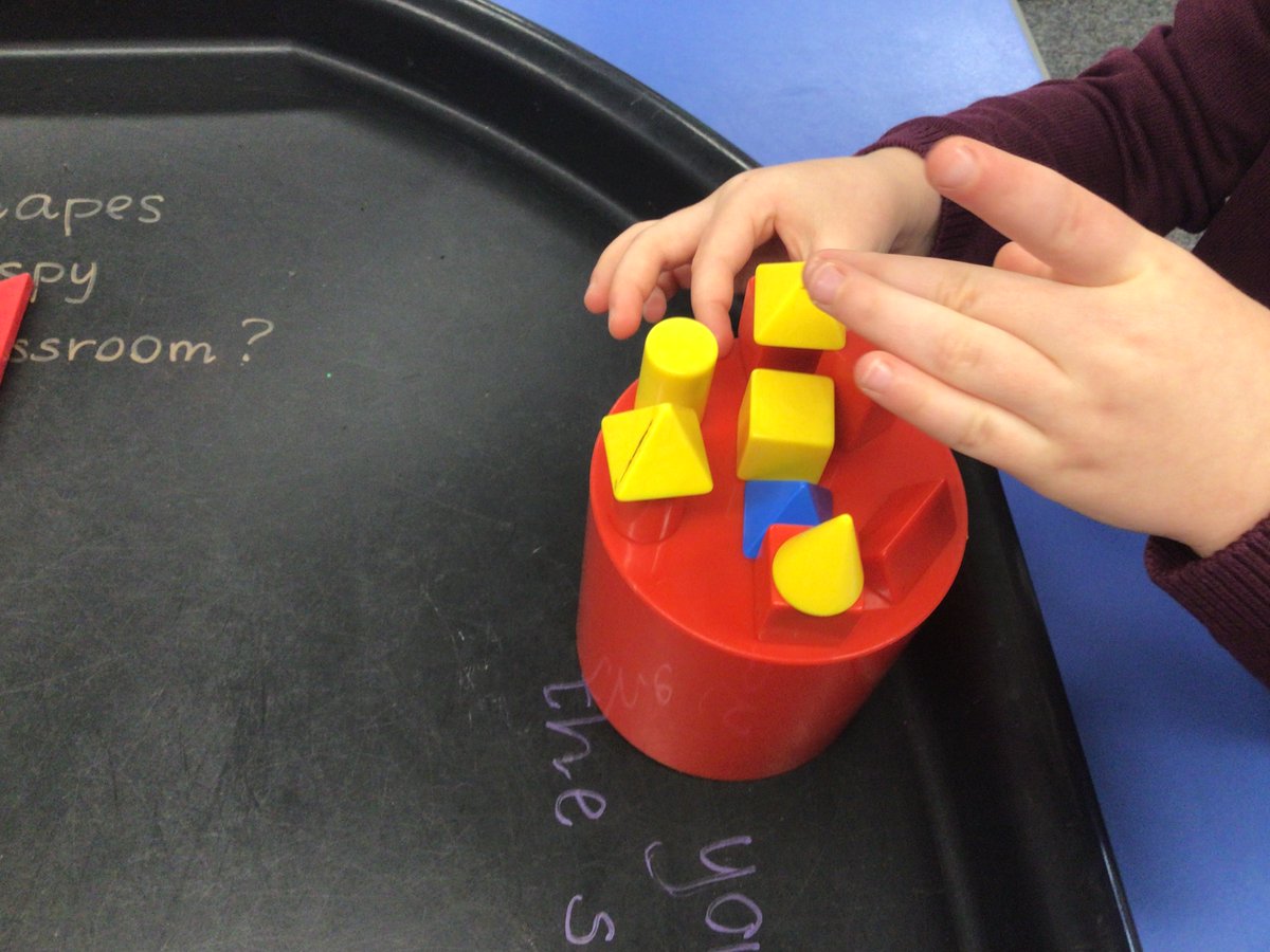 williamstonps's tweet photo. Primary 1 have been investigating and exploring 2D and 3D shapes during #ScottishMathsWeek #MathsWeekScot In our shared area we have also been making patterns with 2D shapes ๐ฉ๐ ๐ฉ https://t.co/adEDAiQrI2