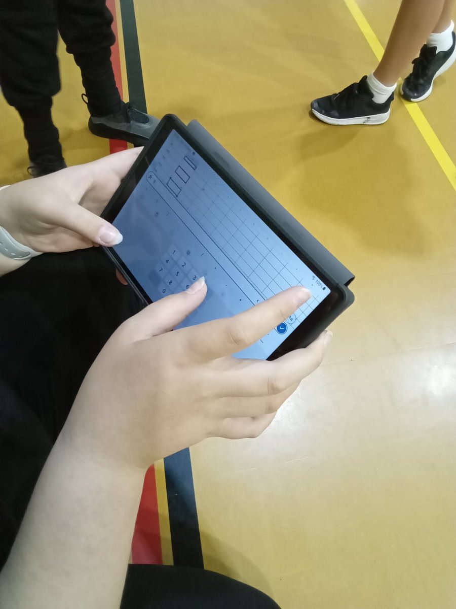 charlieblwd's tweet image. Year 8 PE used our Samsung tablets to enhance the fitness testing and recording experience today. Pupils switched between Google Classroom, Google Classroom and a timer function with ease. How do you use IT in your PE curriculum? #MVMS #tech4learning