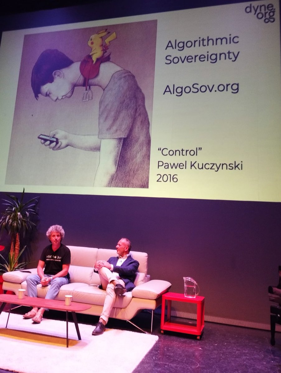 🗣️"Quiero tratar la #SoberaniaDigitalCiudadana en cómo tenemos que democratizar la forma en la que decidimos las leyes en el era digital"

<a href="/jaromil/">J @ Dyne.org</a>, fundador de <a href="/DyneOrg/">Dyne.org</a>, profundiza en el concepto de Soberanía Algorítmica

▶️Sigue #EmpoderaLIVE en directo: bit.ly/3t8bg4C