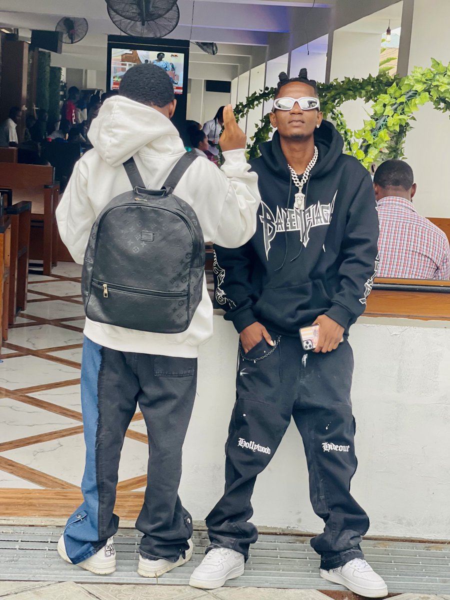 NotoriousMoneY4's tweet photo. We just sticked to the Game and got paid that’s the secret 🤫 😊😊🦹‍♂️🦅🏃‍♀️💎💵 https://t.co/FgJRuUresS