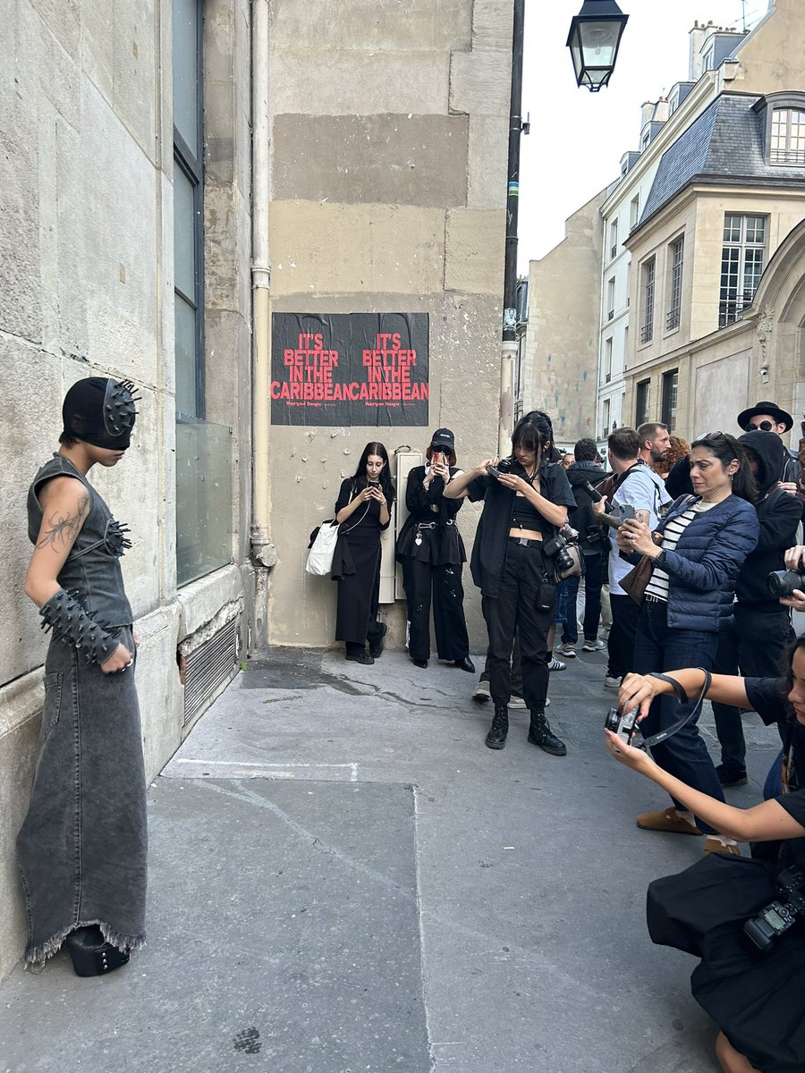badjvck_'s tweet photo. Hier c’était la reprise depuis #pfw https://t.co/ASAJvH95of