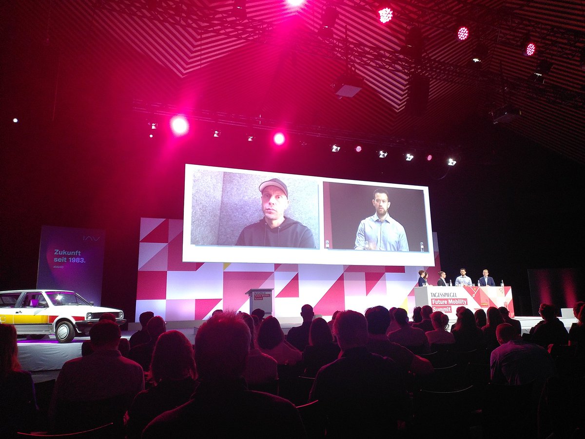 Beim Future Mobility Summit fragt <a href="/von_mirs/">Miriam Schröder</a> v. <a href="/Tagesspiegel/">Tagesspiegel</a>: Wie bekommen wir Sharing-Angebote wie #Carsharing in die Fläche und sogar aufs Land? Oliver Mackprang, CEO  <a href="/MILESmobility/">MILES</a>, fordert Gleichstellung und fairen Wettbewerb mit dem privaten PKW, z.B. bei Parkkosten. #FMS23