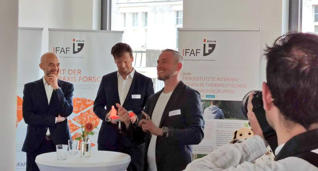 Tobias Schulze (@tobias_schulze) on Twitter photo Parlamentarischer Lunch mit dem IFAF, Institut der Hochschulen der Angewandten Wissenschaften in Berlin. <a href="/NicolasZimmer/">Nicolas Zimmer</a> begrüßt in den Räumen der <a href="/TSBBerlin/">Technologiestiftung</a>. Parlamentarischer Lunch mit dem IFAF, Institut der Hochschulen der Angewandten Wissenschaften in Berlin. <a href="/NicolasZimmer/">Nicolas Zimmer</a> begrüßt in den Räumen der <a href="/TSBBerlin/">Technologiestiftung</a>.