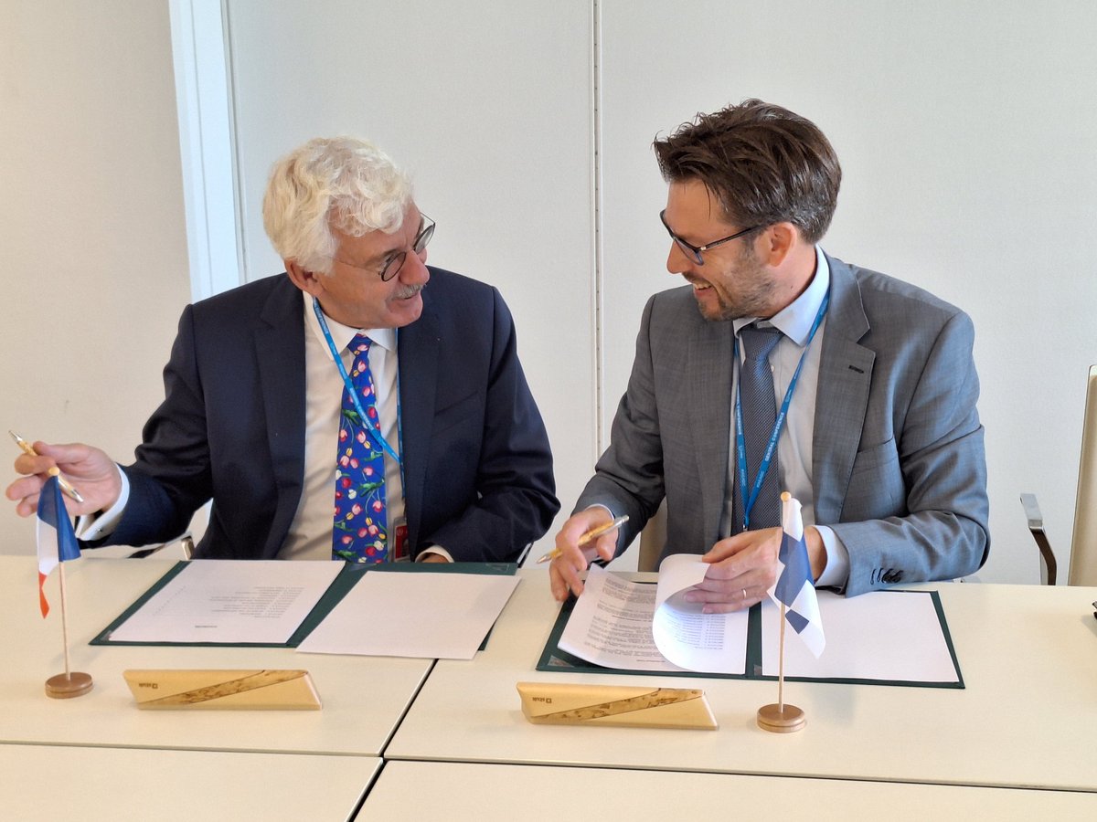 STUK tällä viikolla läsnä <a href="/iaeaorg/">IAEA - International Atomic Energy Agency ⚛️</a> yleiskokouksessa. Tiedonvaihtoa turvallisuuskysymyksistä, uusista teknologioista sekä tapaamisia kollegaviranomaisten kanssa. Keskusteluissa mm. Suomen kokemukset uuden laitoksen (#OL3) luvittamisesta, loppusijoitus sekä #SMR-turvallisuus.