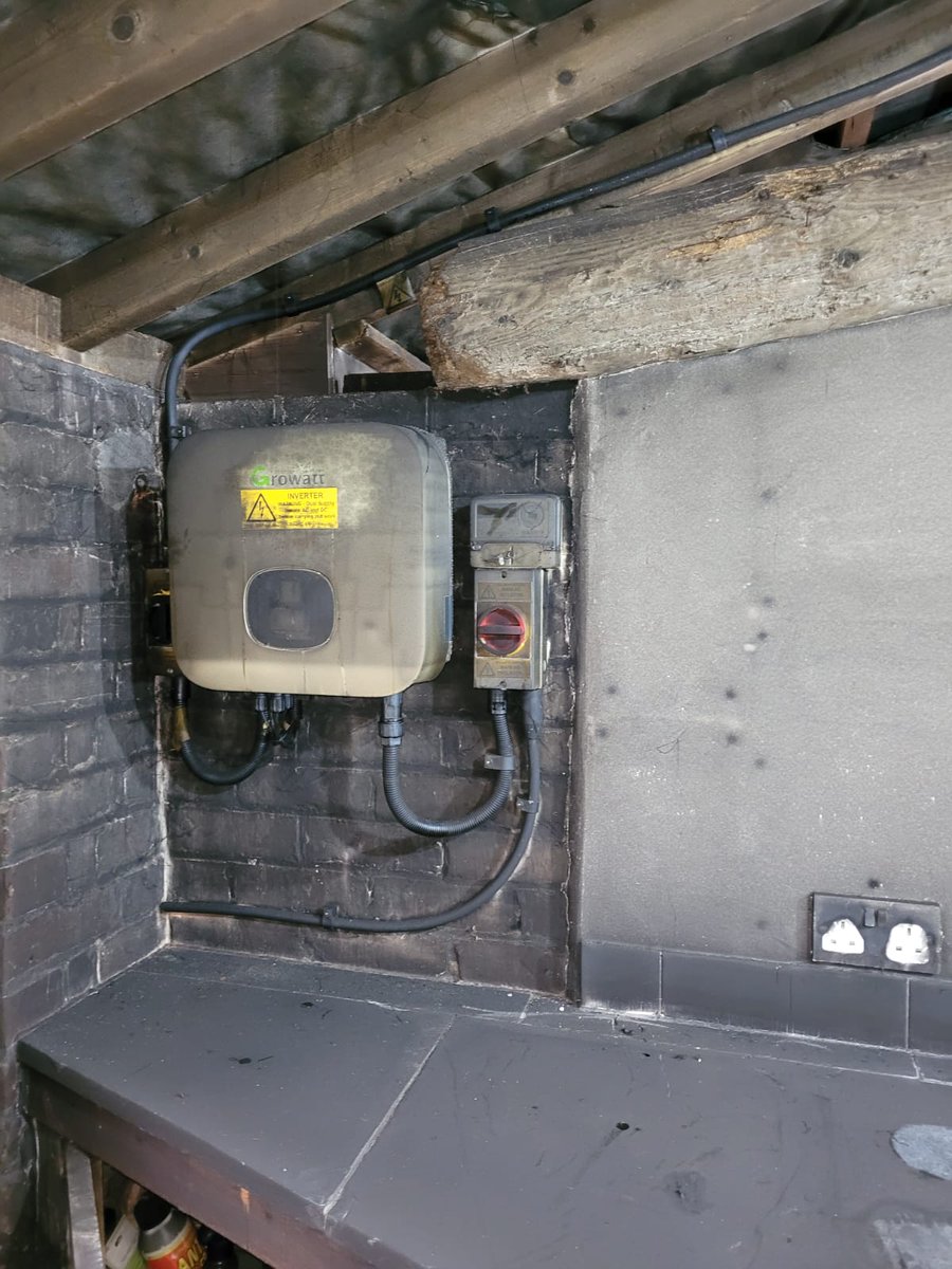 GreenwireSolar's tweet photo. Replacement 3 phase PV inverter, solar PV generation meter and PV wiring installed due to fire damage at this property near #Newbury (house fire caused by faulty laptop power supply, not solar PV). Before and after photos. https://t.co/YSVgM9o1pD