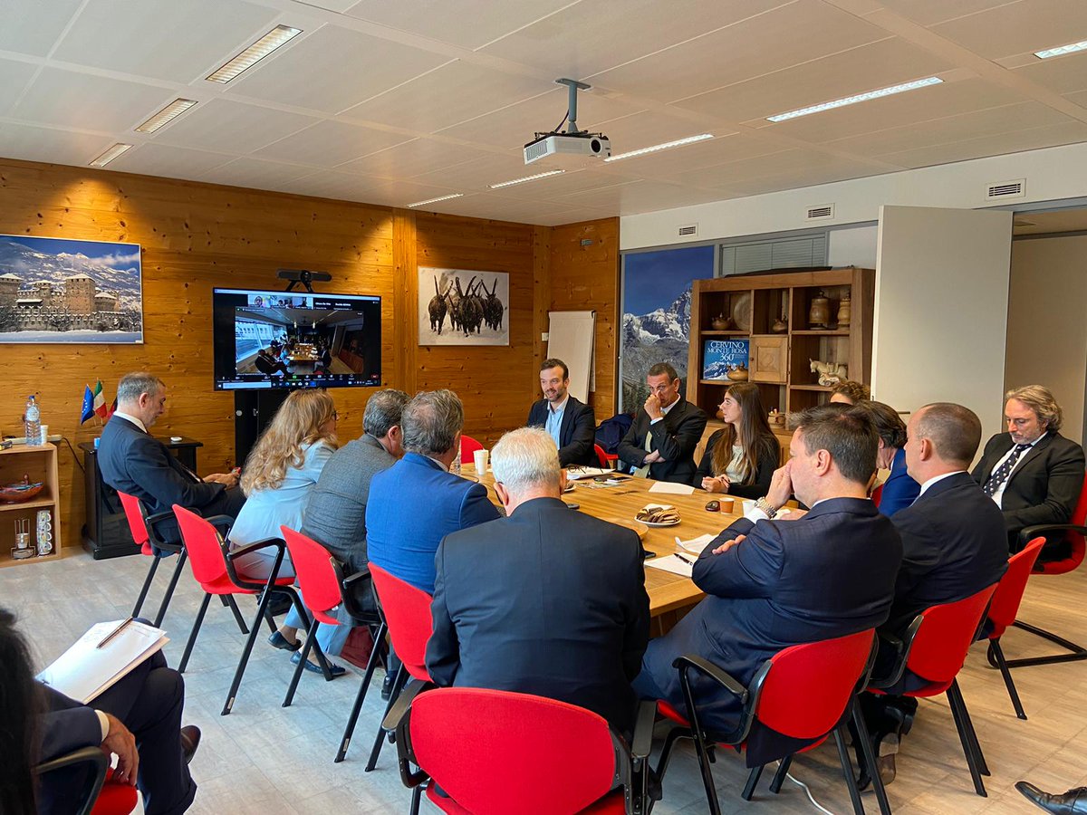 ConfPiem's tweet image. In corso a Bruxelles l’incontro tra le 3 Confindustrie regionali del NordOvest - Confindustria Piemonte, Confindustria Liguria, Confindustria Valle d'Aosta - e le 3 rappresentanze di @regionepiemonte, @RegLiguria e @vdaufficiale.