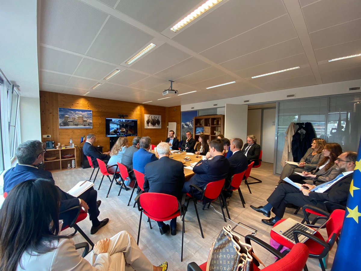ConfPiem's tweet image. In corso a Bruxelles l’incontro tra le 3 Confindustrie regionali del NordOvest - Confindustria Piemonte, Confindustria Liguria, Confindustria Valle d'Aosta - e le 3 rappresentanze di @regionepiemonte, @RegLiguria e @vdaufficiale.