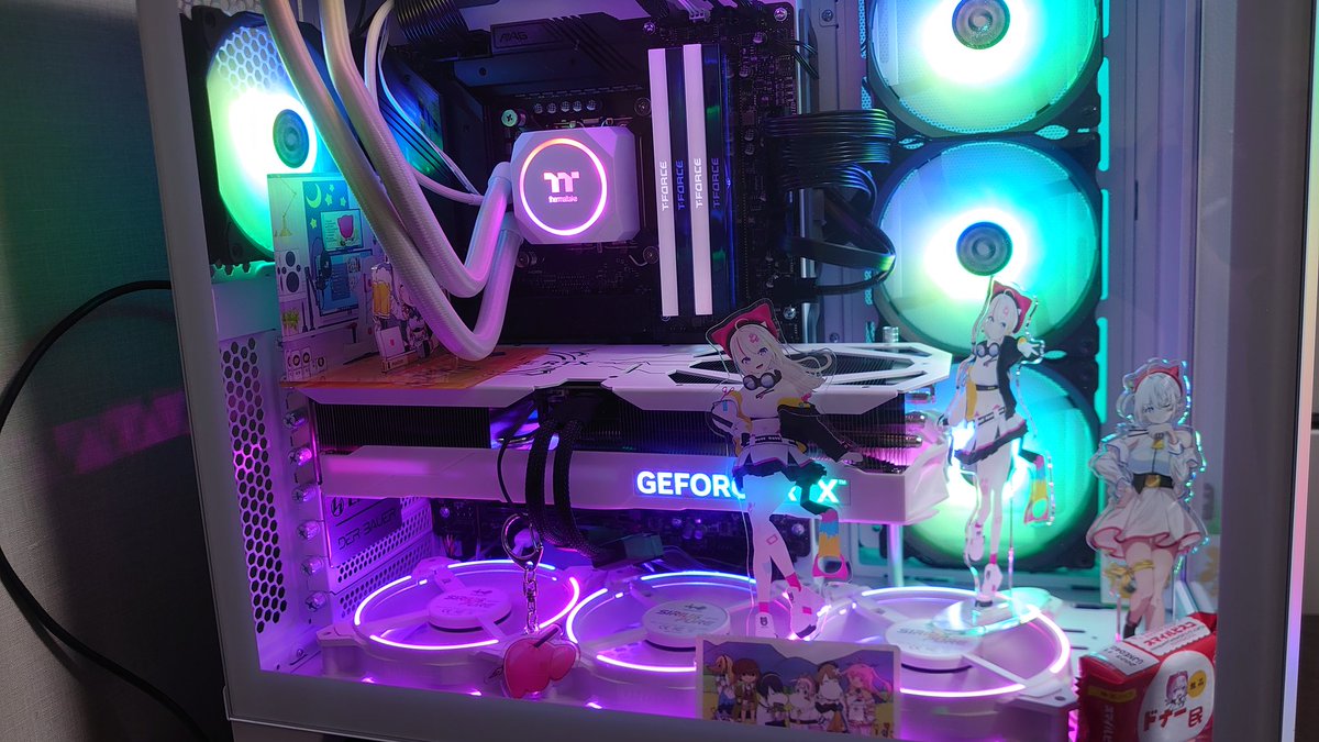 paningera's tweet photo. ＃自作PC
CPU:i5-13600k
GPU:GALAX RTX4070tiTP2
MB:MSI Z790 TOMAHAWKwifiD4
Case:LIAN LI O11Devo
Mem:TEAM T-FORCE XTREEM ARGB16G×4
SSD:SKhxnixPulatinumP41 2T
   KIOXIA EXCERIAG2 1T
   ADATA LEGEND800 2T
Cooler:Thermaltake TH360ARGB  SnowEd
Fan:INWIN SiriusLoop
         XPG VENTO https://t.co/vRZOASO3OT