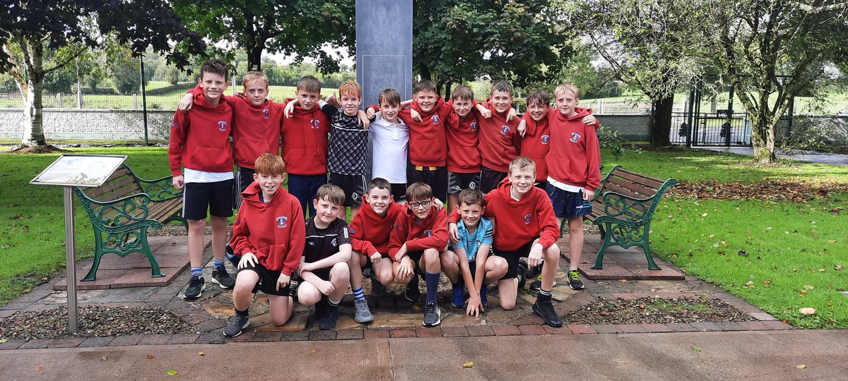CorracrinNs's tweet photo. Congratulations to our @CumannM panel who topped their group and now progress to the County Final on Oct 21st 🏐🥅 https://t.co/hUH7BfoB1H