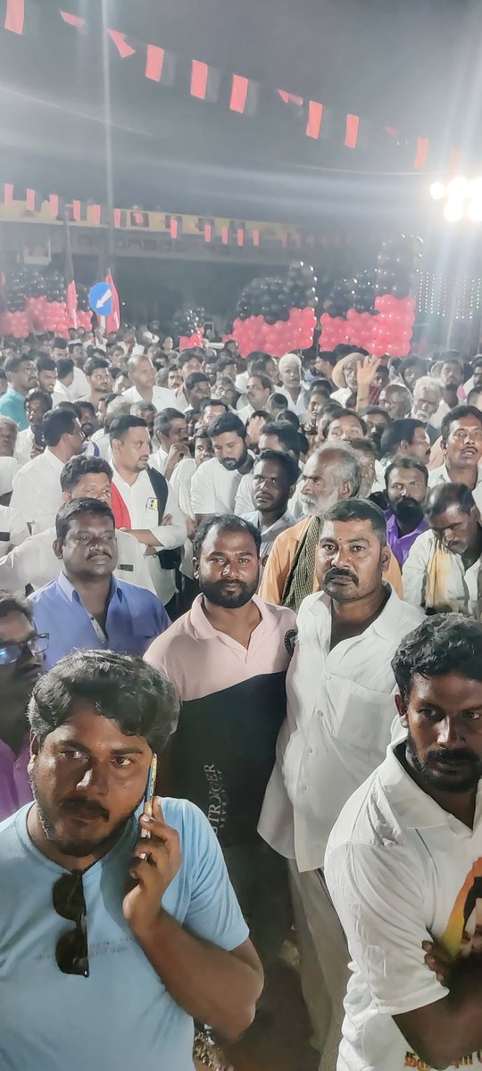 வருங்கால திமுகவின் விடிவெள்ளி இளைஞர்களின் எதிர்காலம் தர்மபுரி மாவட்டத்திற்கு வருகை புரிந்த போது