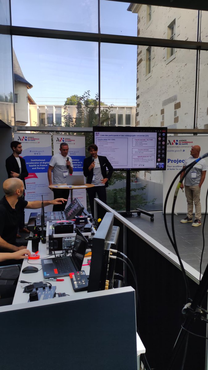 esante_gouv_fr's tweet photo. #SEES2023 Plus de 140 industriels sont présents au Couvent des Jacobins ainsi qu’une quarantaine à distance pour le projectathon 👏 https://t.co/Mm1Yln0mlw