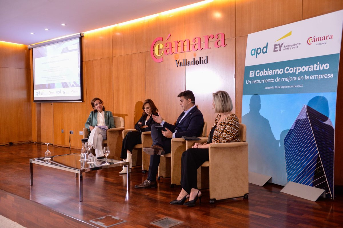 almacarraovejas's tweet photo. Hoy @PedroRuizAlma en @cam_valladolid  en la jornada de Apd participando en la mesa redonda sobre la importancia de los órganos de gobierno junto con Mar Gallardo de #NationalNederlanden y Krista Walochik de #Talengo. 
#almacarraovejas https://t.co/9EOdPFmhpp