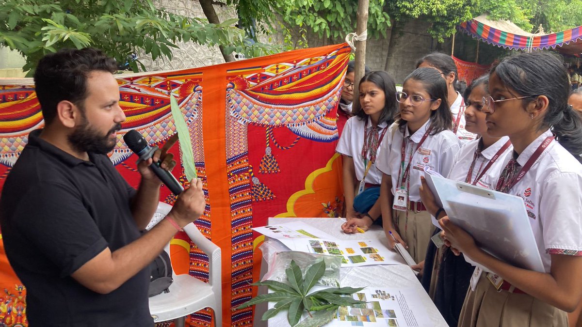 sadhanainfinity's tweet photo. Students of grades IX and X of Sadhana Infinity International School got a glimpse into the world of the Centre for Cellular and Molecular Biology (CCMB) today i.e. 26-09-2023.
They embarked on a guided tour of the state-of-the-art laboratories and various exhibits. https://t.co/hS2vrxN792