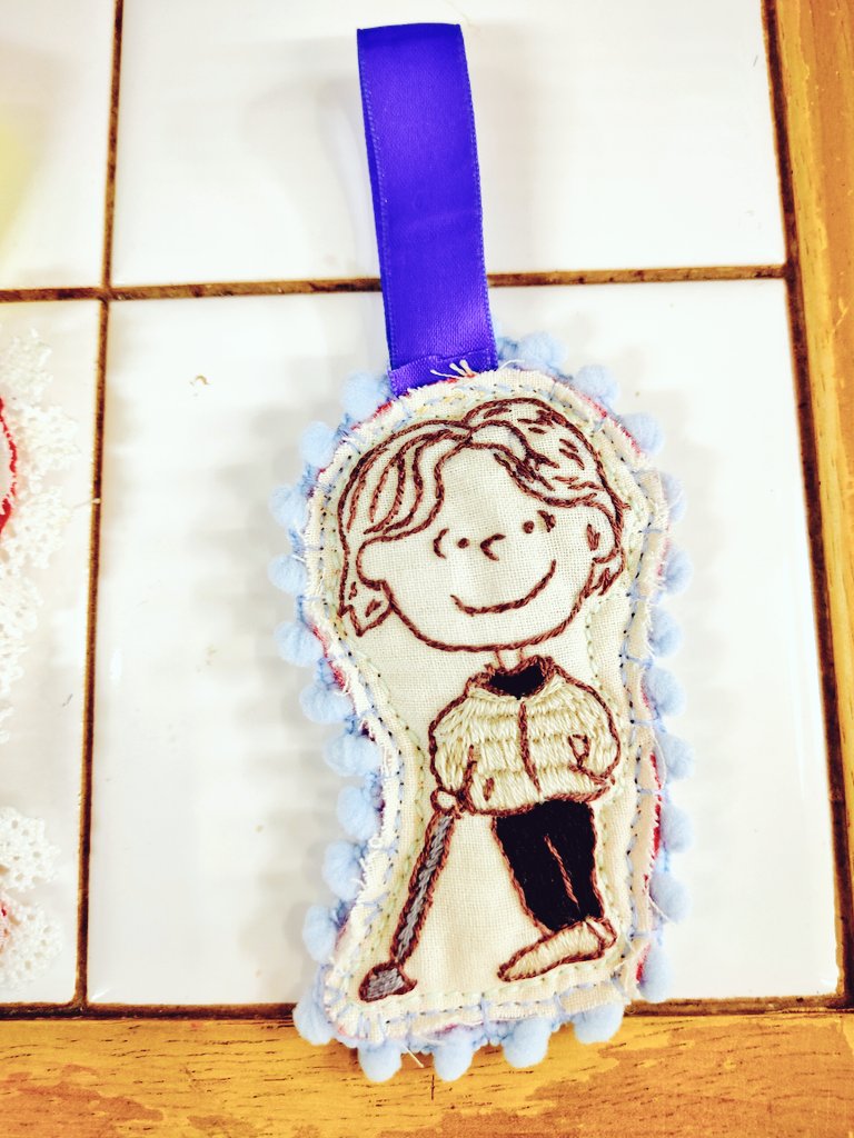 u_kon_no_baka's tweet photo. 出来たよっ
PEANUTSテイストの #コンユ さん❤︎
もはや似てる似てないは関係ないですから〜😆
#GongYoo #공유 
#ユーコンとstitch道 
#手芸部のyoo 
#刺繍 #embroidary https://t.co/P45aZXWJgV