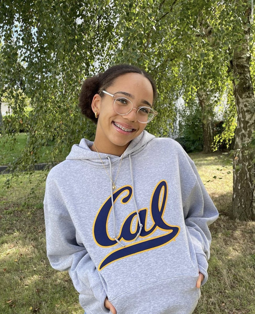 NelsonCarterJr's tweet photo. 🏊‍♀️ Mary-Ambre Moluh 🇫🇷 rejoindra California Berkeley en automne 2024 ! 
#Natation https://t.co/fHDmfF1RcZ