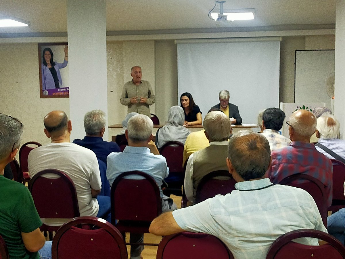 YesilsolUmr's tweet photo. Partimizin 4. Olağan Büyük Kongre’si öncesinde, halkımızla bir araya geldik. Yeni dönem yol haritamızı belirlerken görüş ve öneriler aldık. https://t.co/eFcXV22ngt