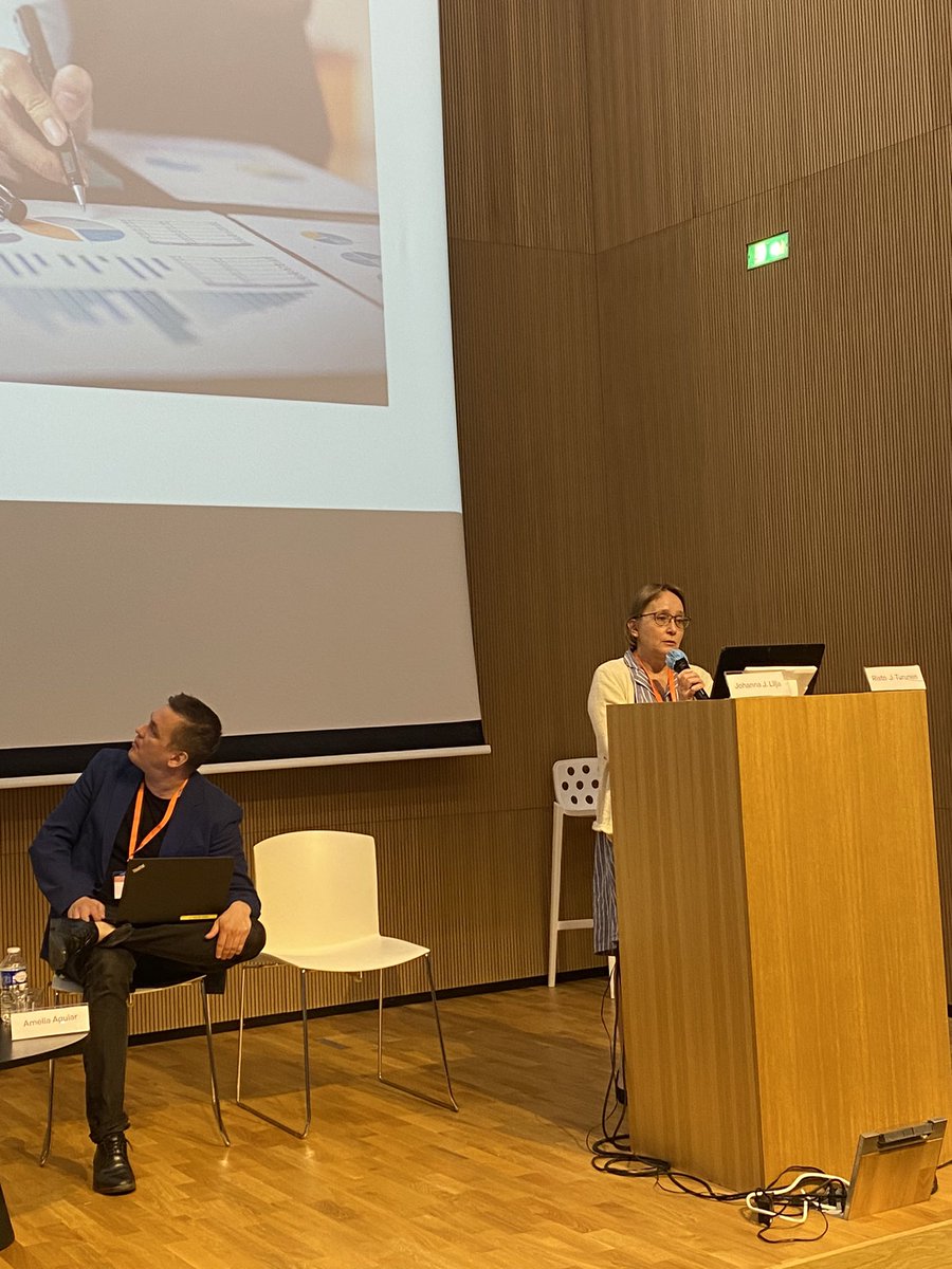 @CNRsocial_ @DARIAHit Finlande 🇫🇮: Développement d’une infrastructure partagée : @DariahFi Avec Risto J. Turunen, DARIAH National Coordinator for Finland, and Johanna J. Lilja, Director of Services at The National Library of Finland