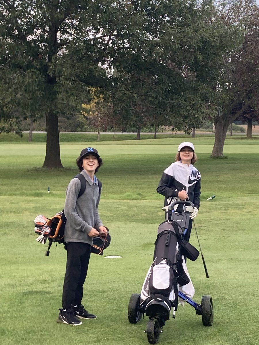 Mr_DoanChem's tweet photo. Some pictures from yesterday’s JV golf match vs Wayne. #wearemidlakes https://t.co/b8U9GusWqG
