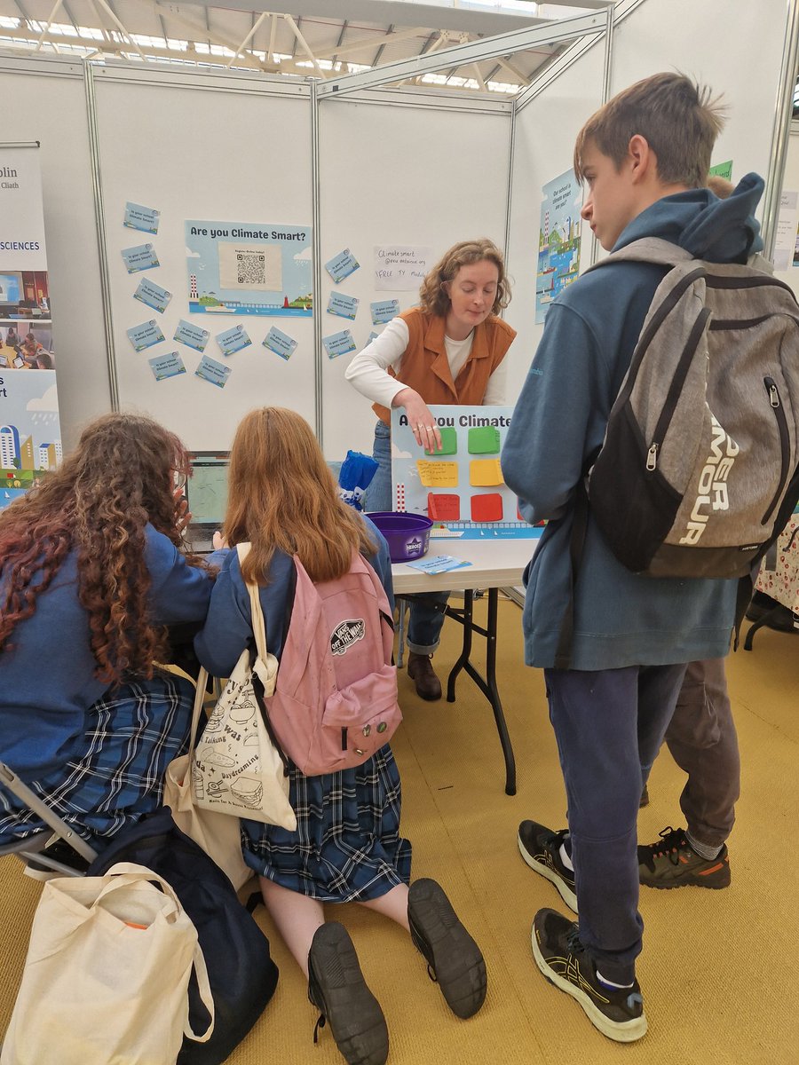 AnnaRDavies's tweet photo. Really enjoying the buzz at #tyshow today spreading the @climatesmart_ie TY module word!!! Any TY students, teachers, parents get in touch to find out more! @AnTaisce @TCD_Geography @TCD_NatSci https://t.co/6gQiC4ZmXT