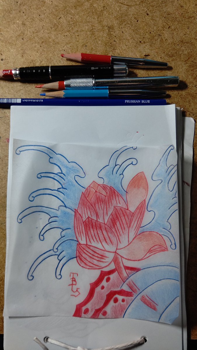 TBY_you's tweet photo. 赤鉛筆
お絵描き
#蓮 波🌊岩🪨
おまけ
#チェーン

#赤鉛筆画
#アナログイラスト
#タトゥーデザイン
#レタリングデザイン
#タトゥースタジオ
#タトゥー
#毎日営業中
#予約受付中

#traditionaltattoodesign
#japanesetattoodesign
#tattoodesign
#drawing
#Sketching https://t.co/C6j4bw1pHl