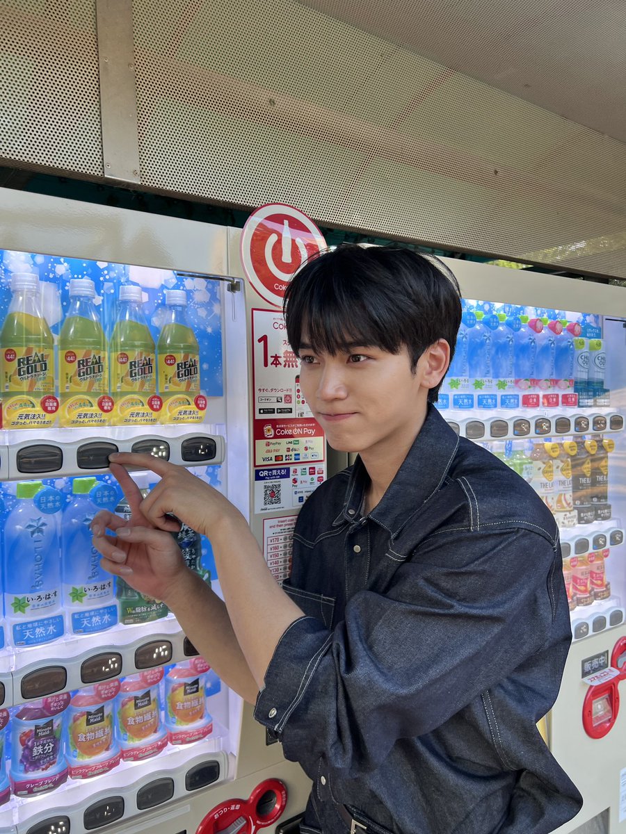 OmegaX_members's tweet photo. [#OX]

냠

#OMEGA_X #오메가엑스
#혁 #HYUK https://t.co/QswVGDBI48