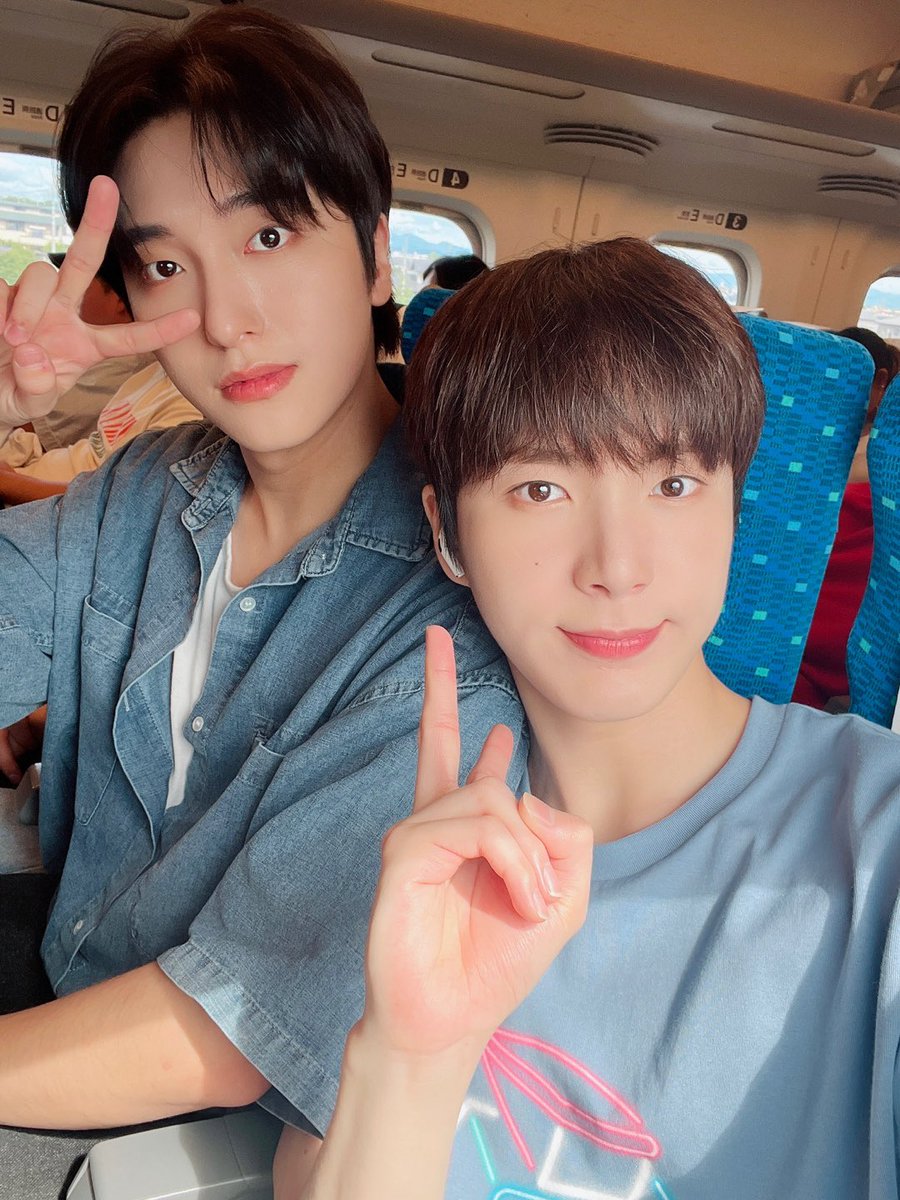 OmegaX_members's tweet photo. [#OX]

SB와 신칸센 탄 KV

#OMEGA_X #오메가엑스
#케빈 #KEVIN https://t.co/TJJpXO2yV2