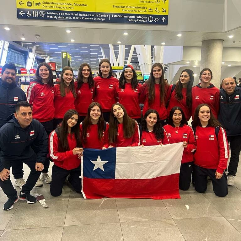 OCRancaguaChile's tweet photo. RUMBO AL SUDAMERICANO
Lima, Perú.
Disfruten de esta linda experiencia.
Muchísimos cariños a todo el equipo, en especial a nuestra querida alumna Sofía Ortega
A disfrutar y dar todo por nuestra selección.
Estamos felices y orgullosos.
@asvorachile https://t.co/M3aw303v5l